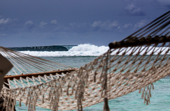Perfect waves a Cokes beach, Maldives