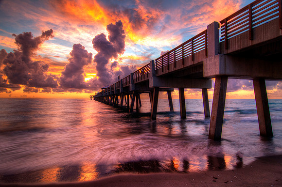 Juno pier sunrise (no fisherman edit)